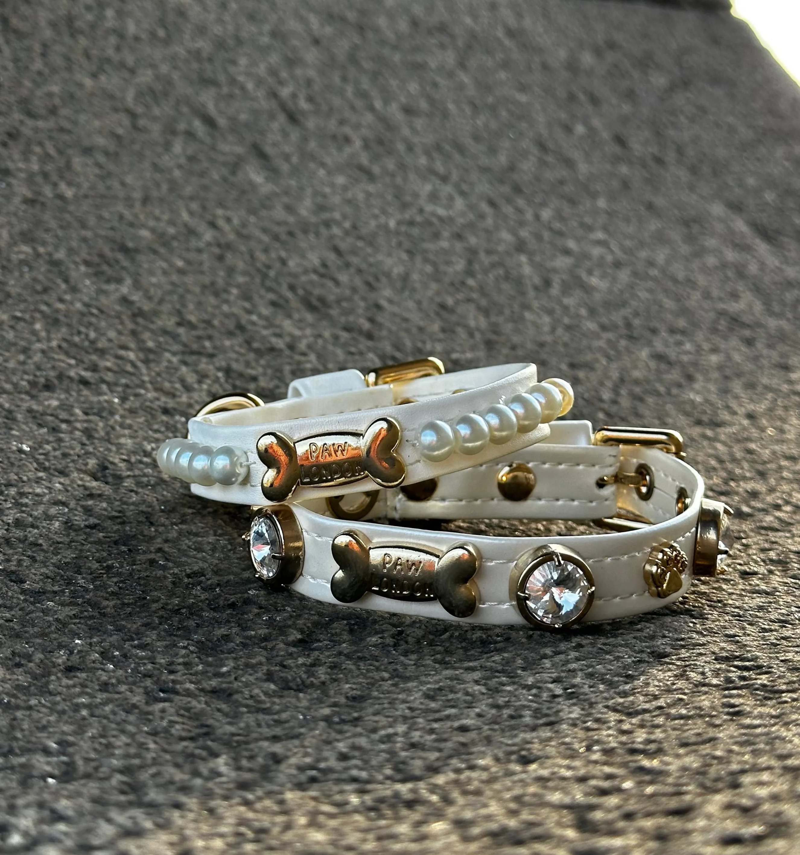 Lily Swarovski Glossy White Dog Collar  💎 - PAW LONDON